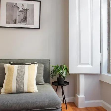 Alfama Graca District Typical & Bright , 3 Bedroom With Ac 1st Floor Apartment Lisbon