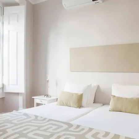 Daire Alfama Graca District Typical & Bright , 3 Bedroom With Ac 1st Floor Lisboa
