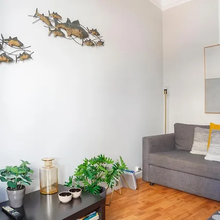 Alfama Graca District Typical & Bright , 3 Bedroom With Ac 1st Floor شقة