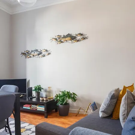 Alfama Graca District Typical & Bright , 3 Bedroom With Ac 1st Floor شقة